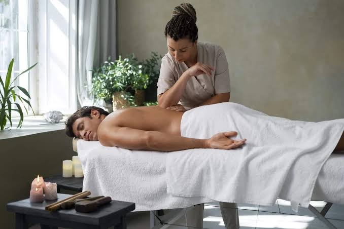 Massage at Hotel in Delhi